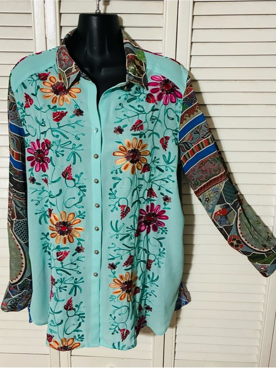 John Mark Tops - John Mark Teal Floral-Accent Button Top